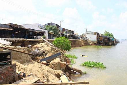 Giải pháp cho tình trạng sạt lở bờ sông khu vực Đồng bằng sông Cửu Long (06/5/2017)